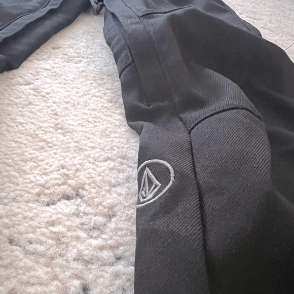 Womens Volcom Snowboarding pants - Picture 2 of 10